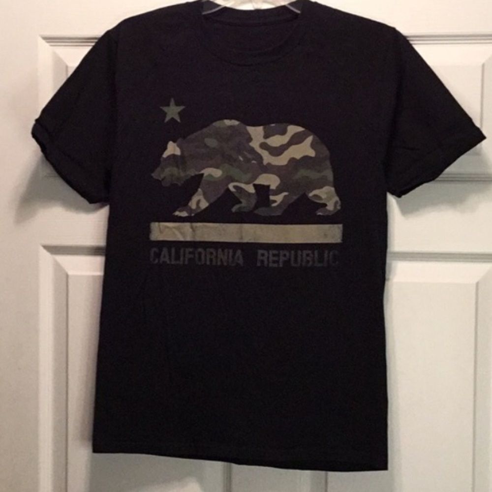 Mens California Republic Camo‎ Bear Tee Small